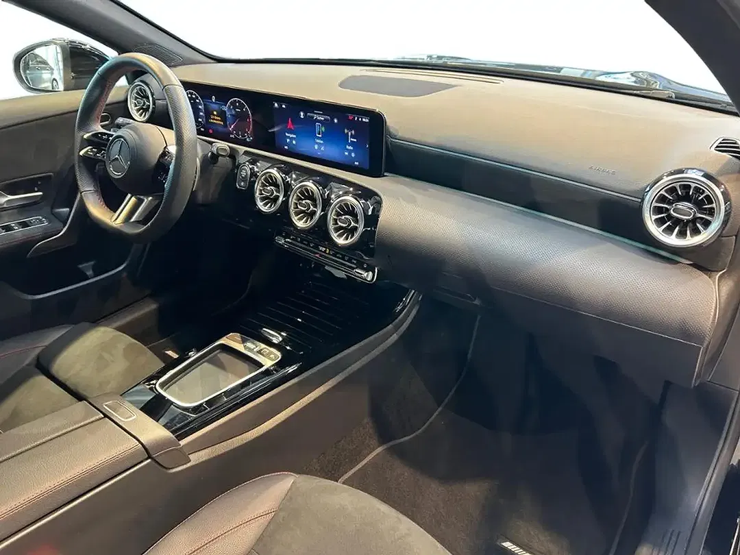 Mercedes-Benz A 200 - Thumbnail 3