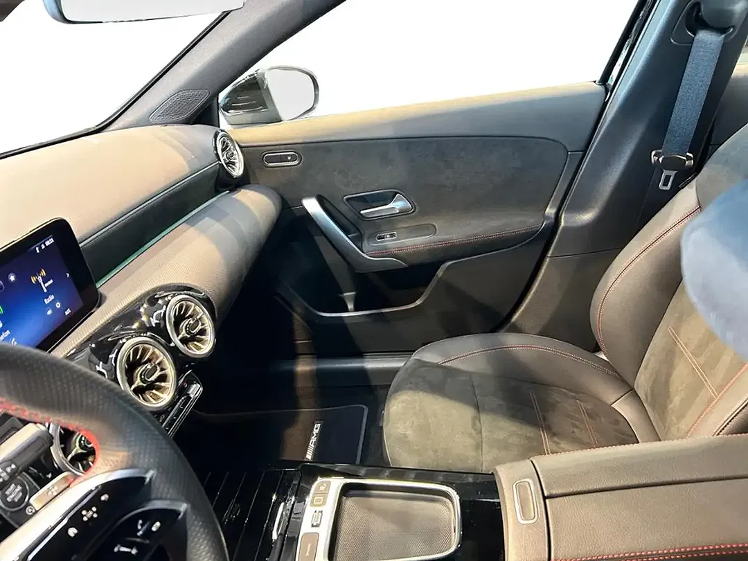 Mercedes-Benz A 200 - Thumbnail 4