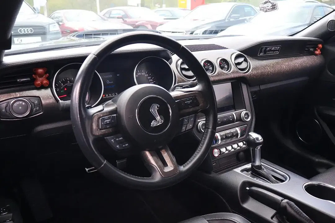 Ford Mustang - Thumbnail 14