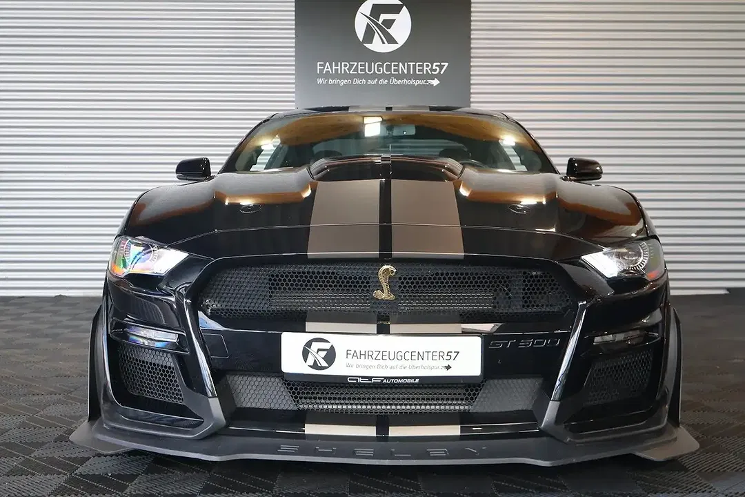 Ford Mustang - Thumbnail 4