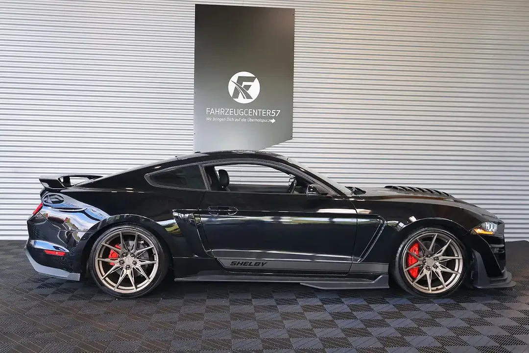 Ford Mustang - Thumbnail 5