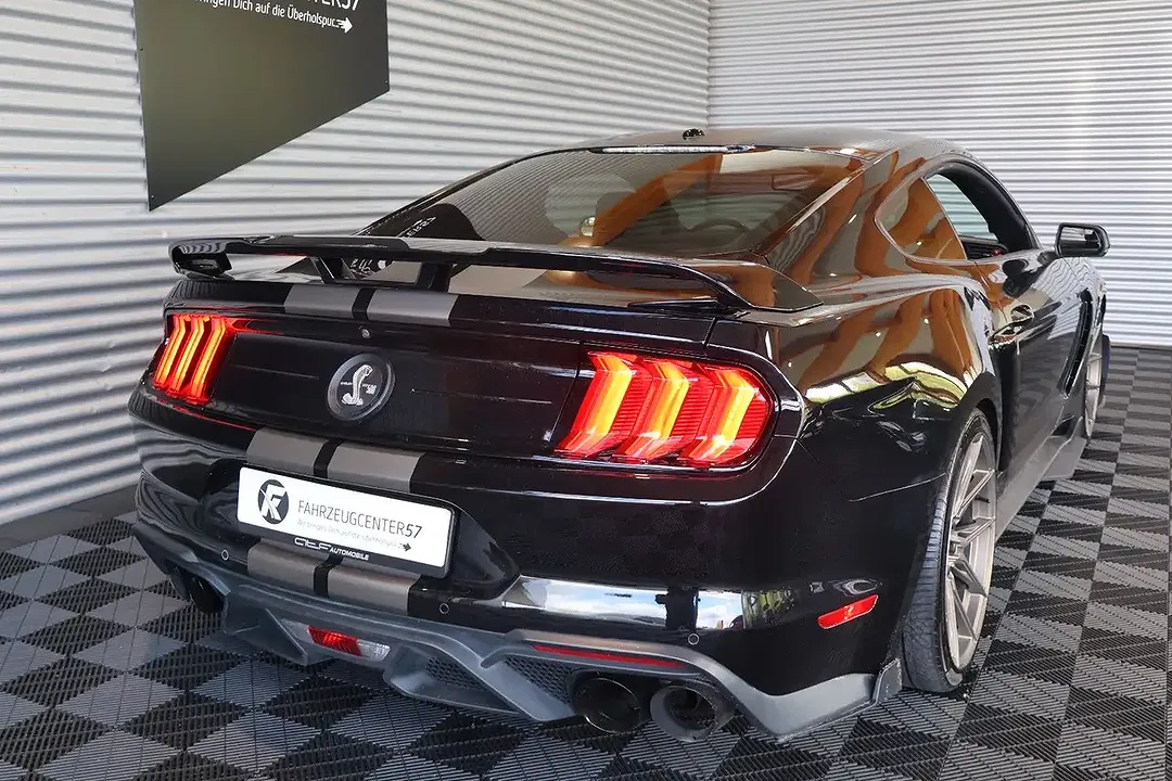 Ford Mustang - Thumbnail 6