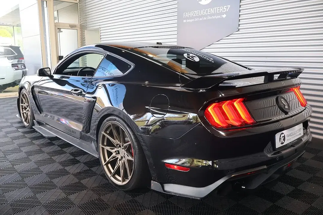 Ford Mustang - Thumbnail 8
