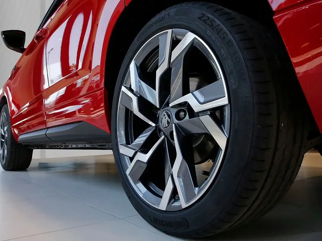Skoda Karoq - Thumbnail 5