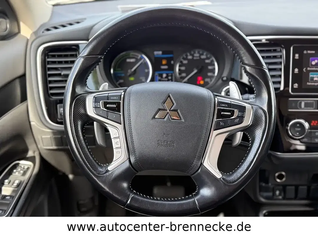 Mitsubishi Outlander - Thumbnail 11
