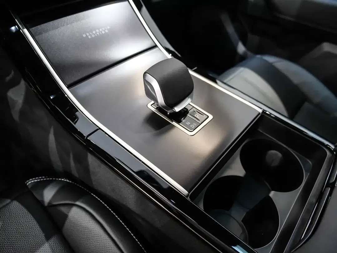 Land Rover Range Rover Velar - Thumbnail 15