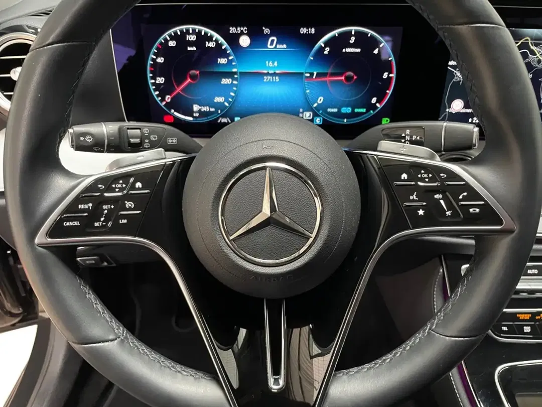 Mercedes-Benz E 220 - Thumbnail 10
