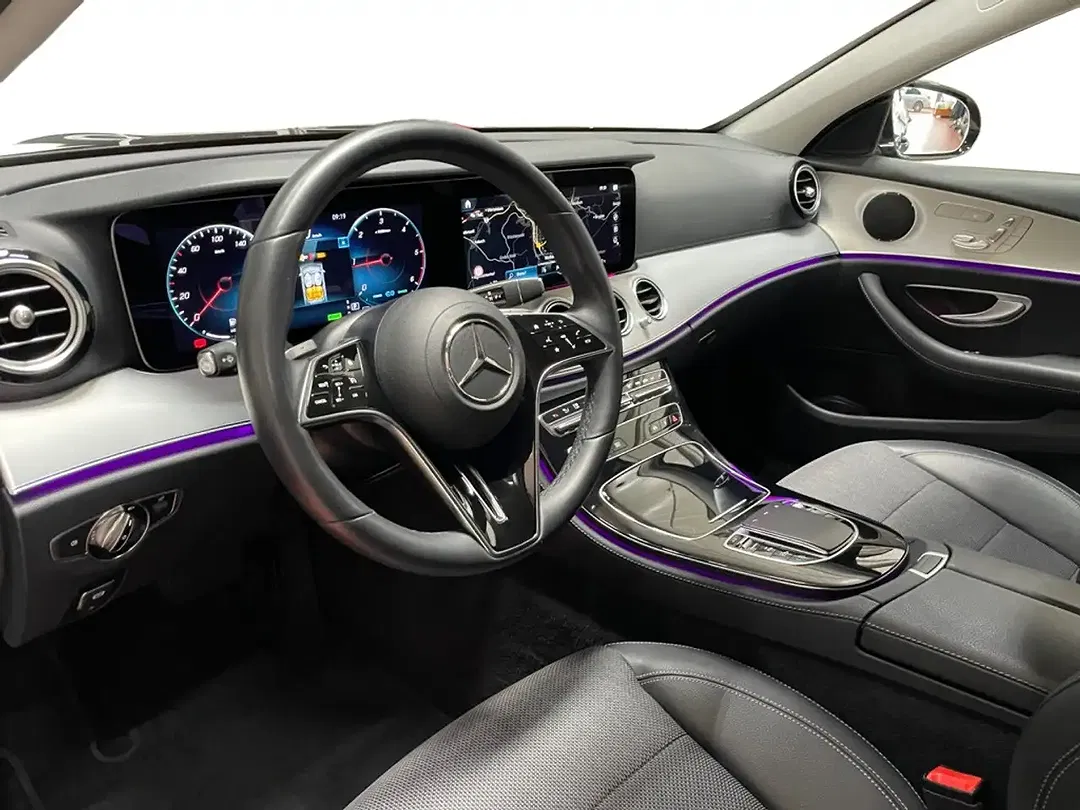 Mercedes-Benz E 220 - Thumbnail 13