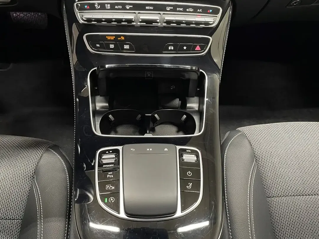 Mercedes-Benz E 220 - Thumbnail 14
