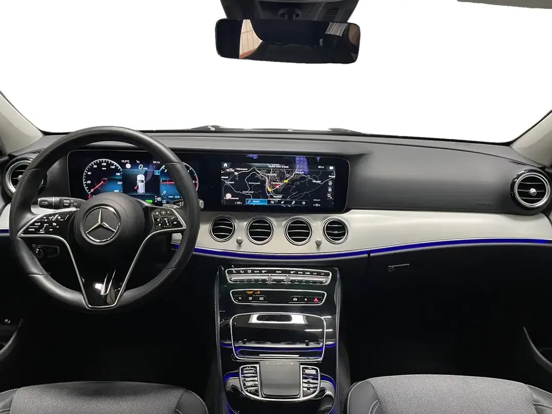 Mercedes-Benz E 220 - Thumbnail 4
