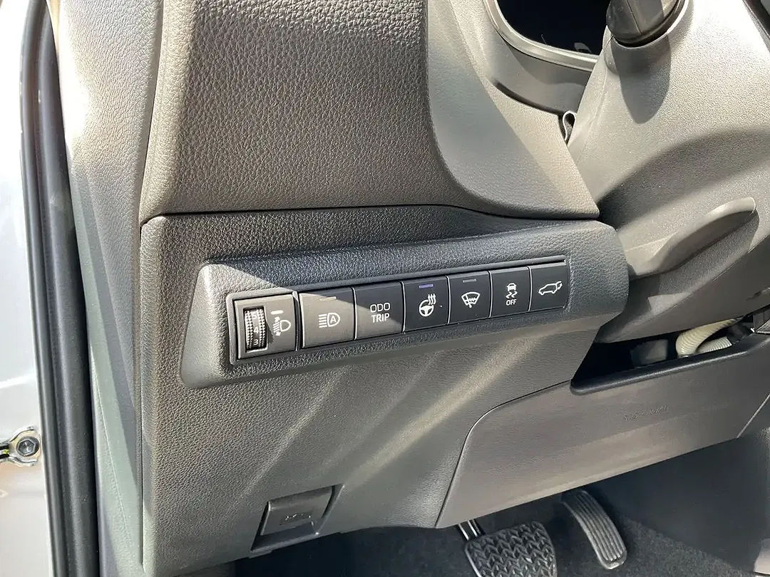 Toyota Corolla - Thumbnail 13