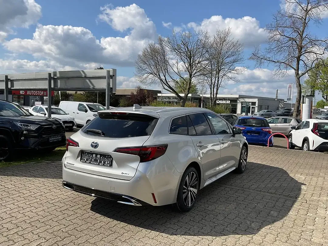 Toyota Corolla - Thumbnail 5