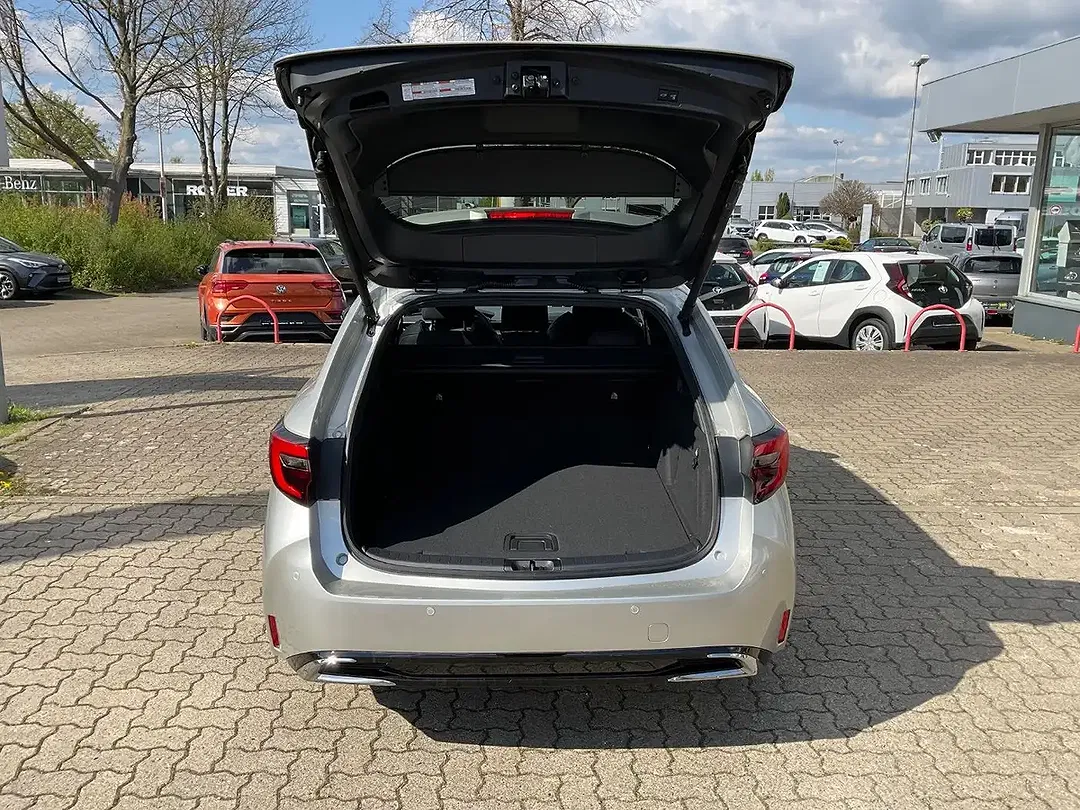 Toyota Corolla - Thumbnail 8