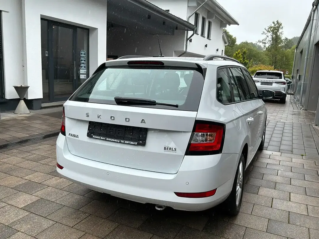 Skoda Fabia - Thumbnail 5