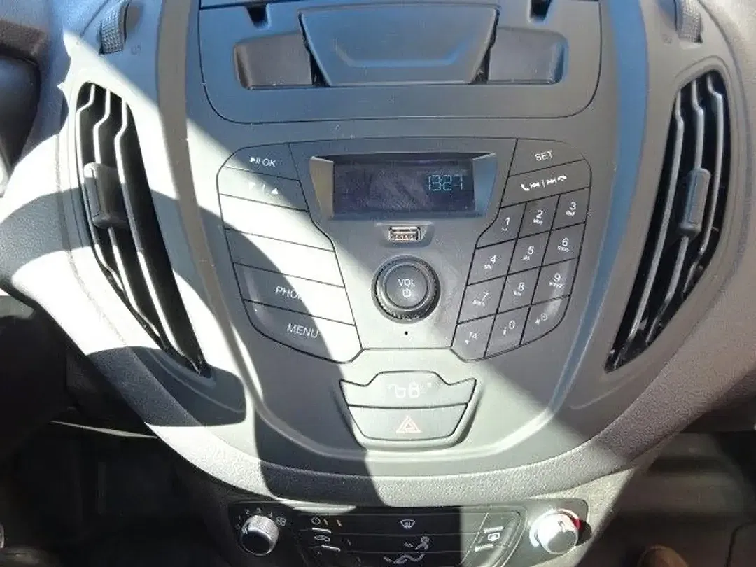 Ford Transit Courier - Thumbnail 9