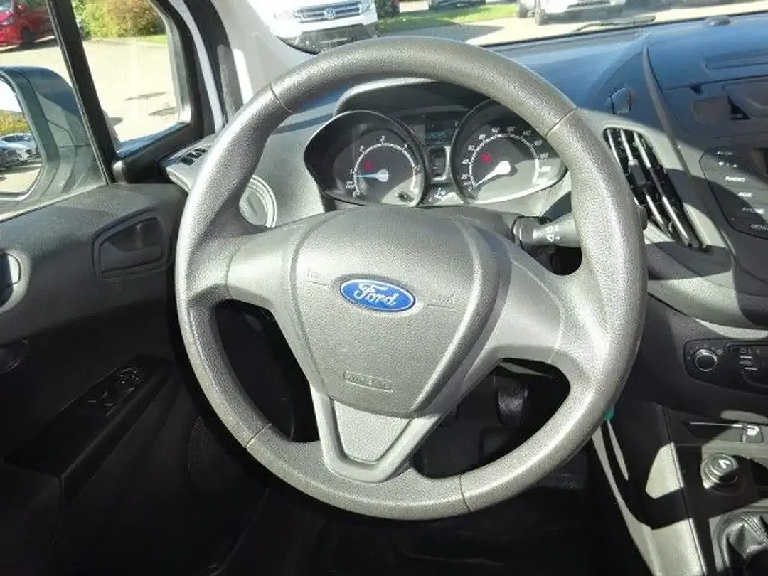 Ford Transit Courier - Thumbnail 11