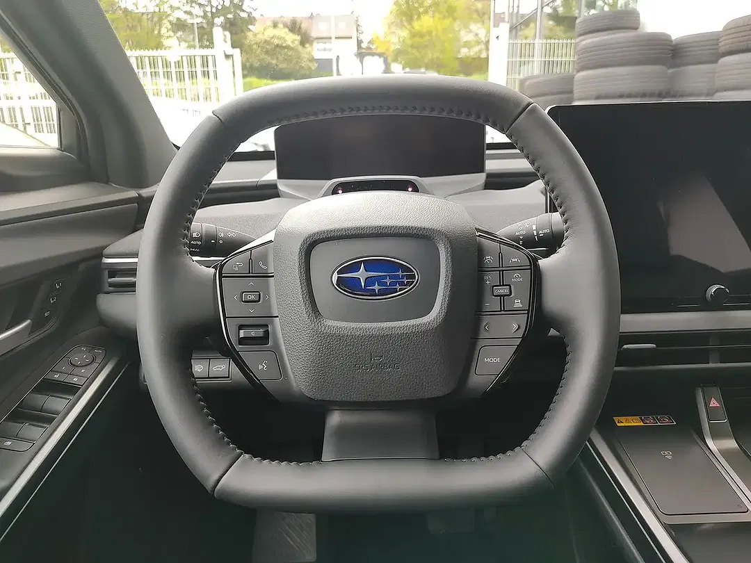 Subaru Solterra - Thumbnail 4