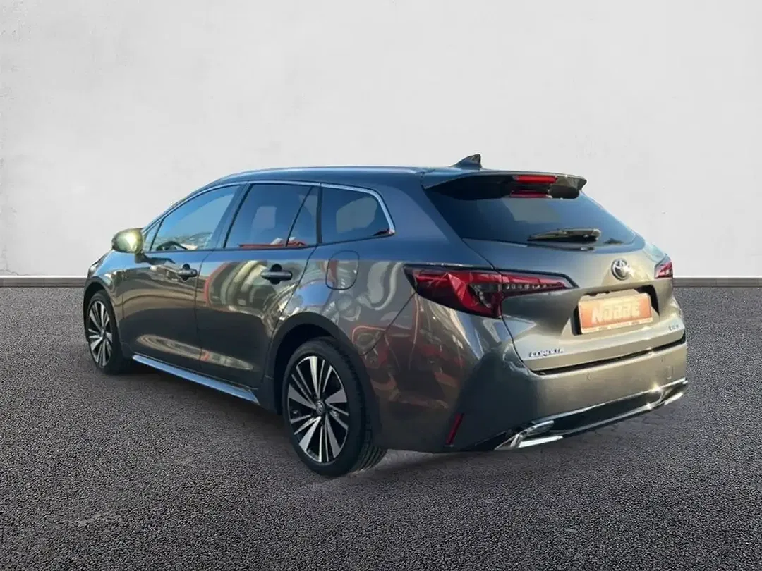 Toyota Corolla - Thumbnail 6