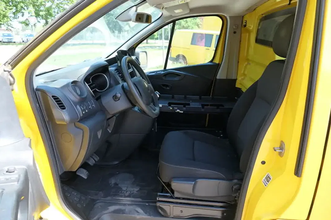 Renault Trafic - Thumbnail 9