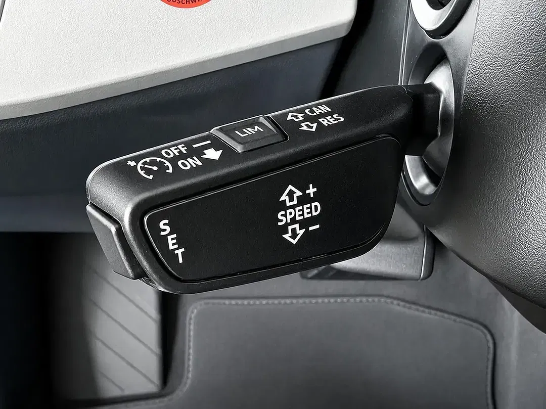 Audi A4 - Thumbnail 3