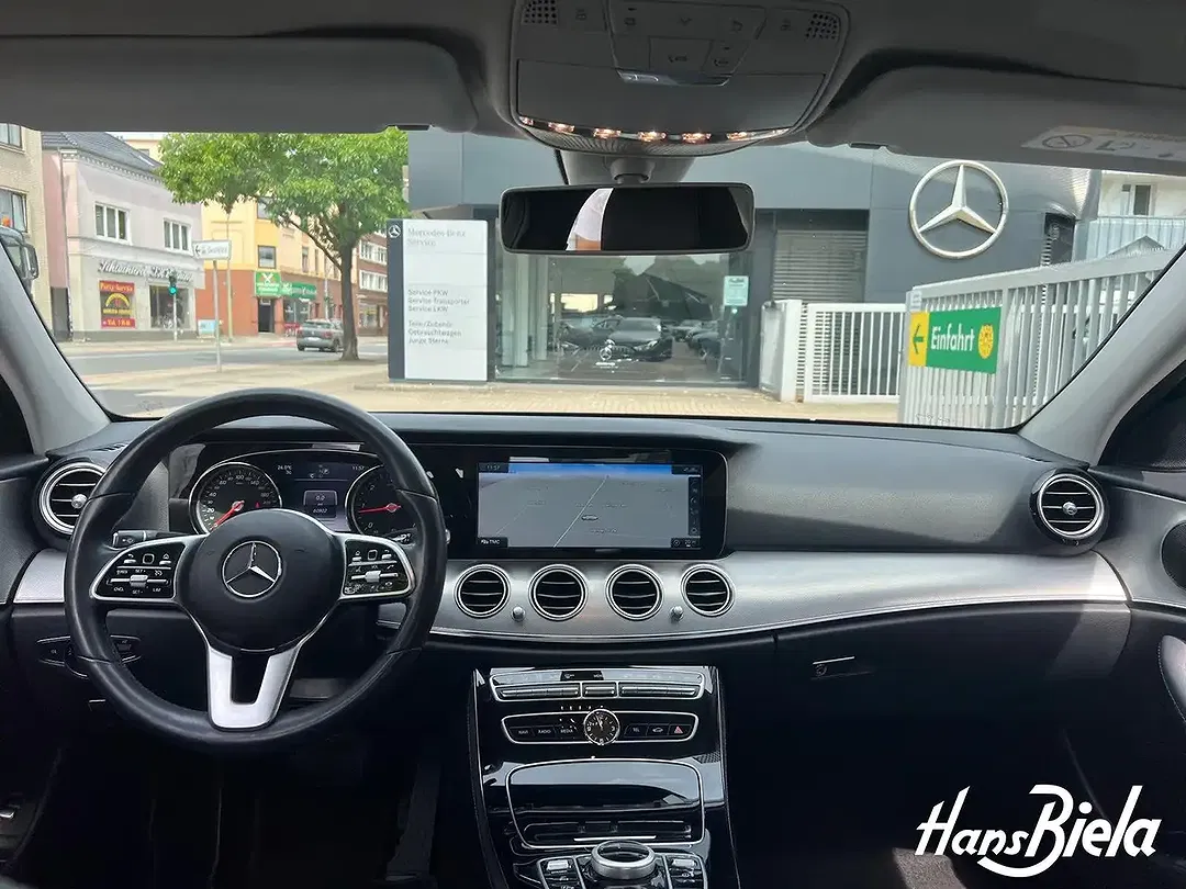 Mercedes-Benz E 200 - Thumbnail 10