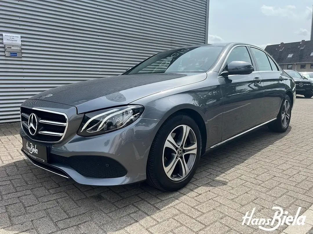 Mercedes-Benz E 200 - Thumbnail 2