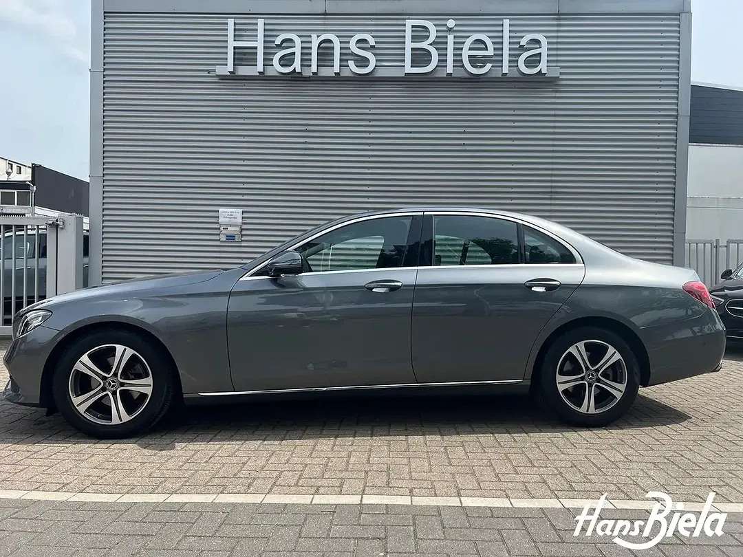 Mercedes-Benz E 200 - Thumbnail 4