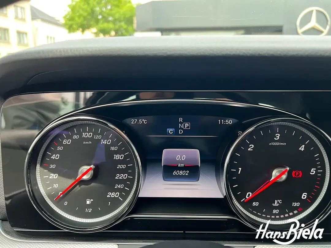 Mercedes-Benz E 200 - Thumbnail 8