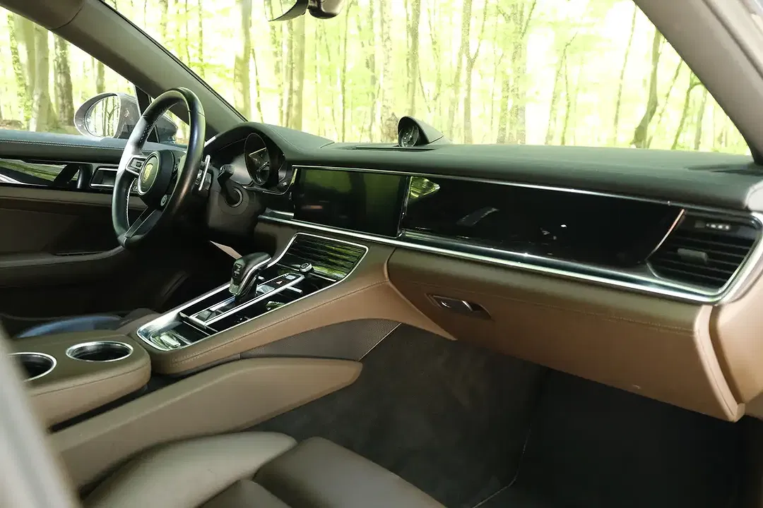 Porsche Panamera - Thumbnail 10