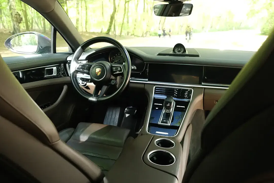Porsche Panamera - Thumbnail 11