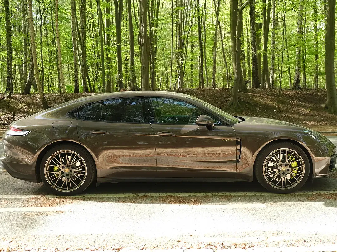 Porsche Panamera - Thumbnail 2