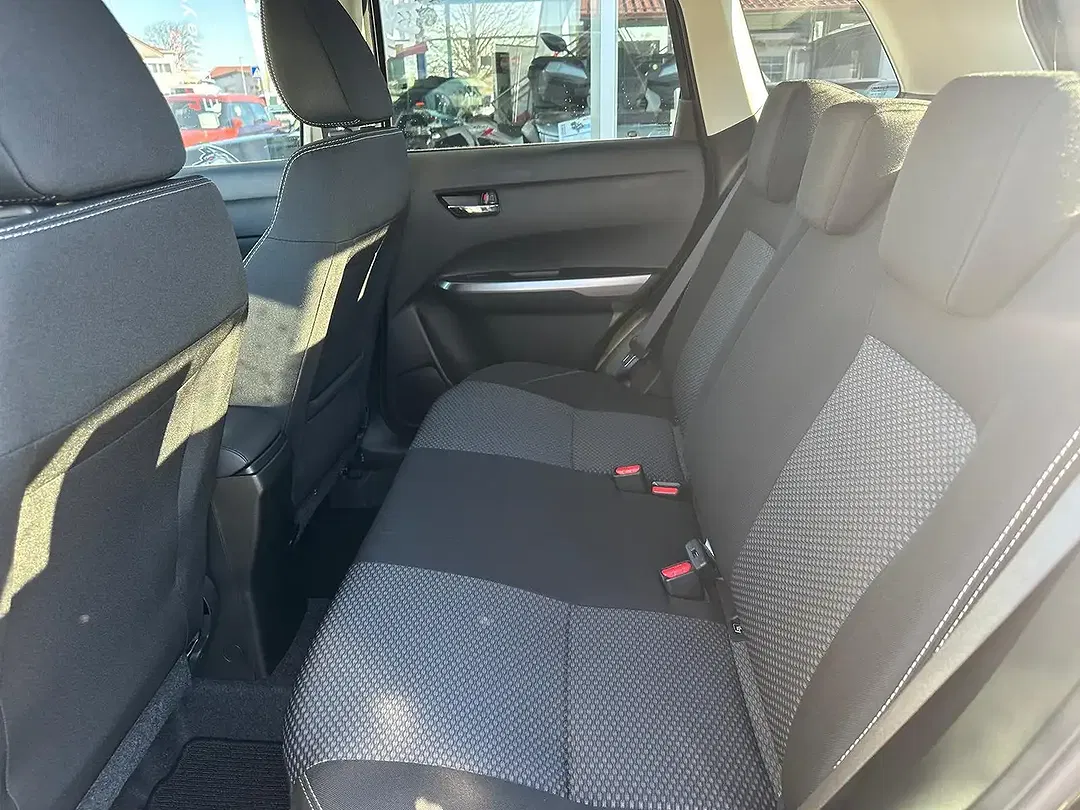 Suzuki Vitara - Thumbnail 10