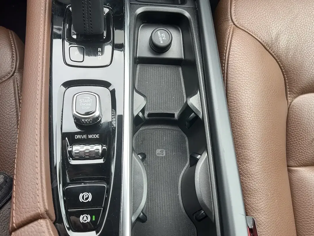 Volvo XC90 - Thumbnail 15