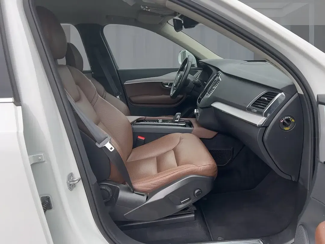 Volvo XC90 - Thumbnail 7