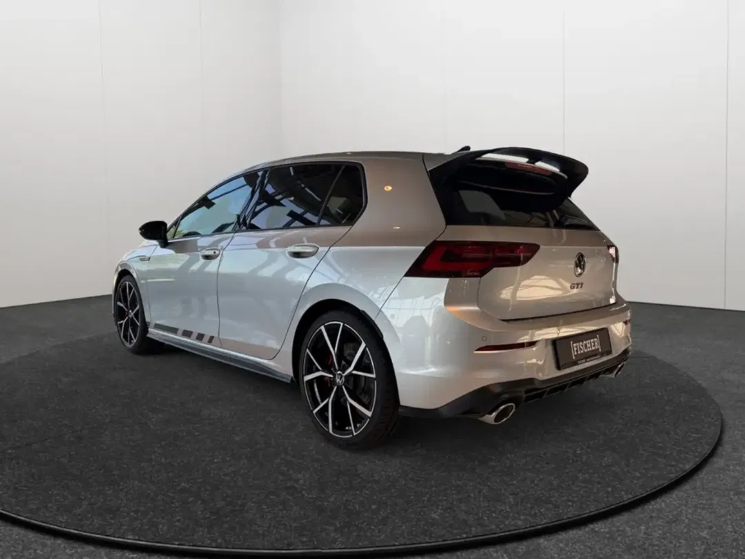 Volkswagen Golf GTI - Thumbnail 4