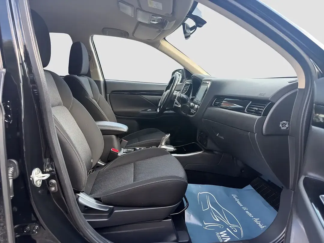 Mitsubishi Outlander - Thumbnail 20