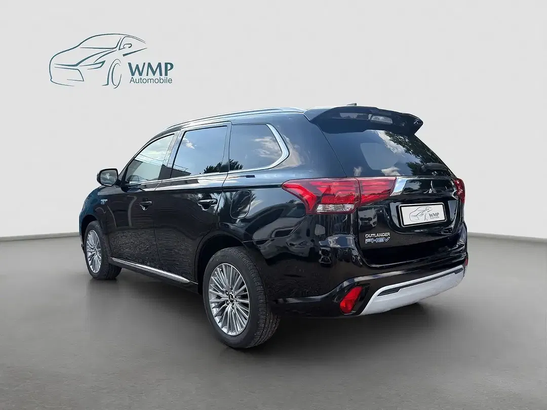 Mitsubishi Outlander - Thumbnail 4