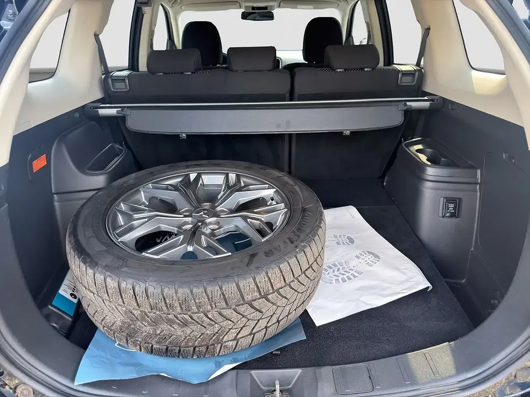 Mitsubishi Outlander - Thumbnail 6