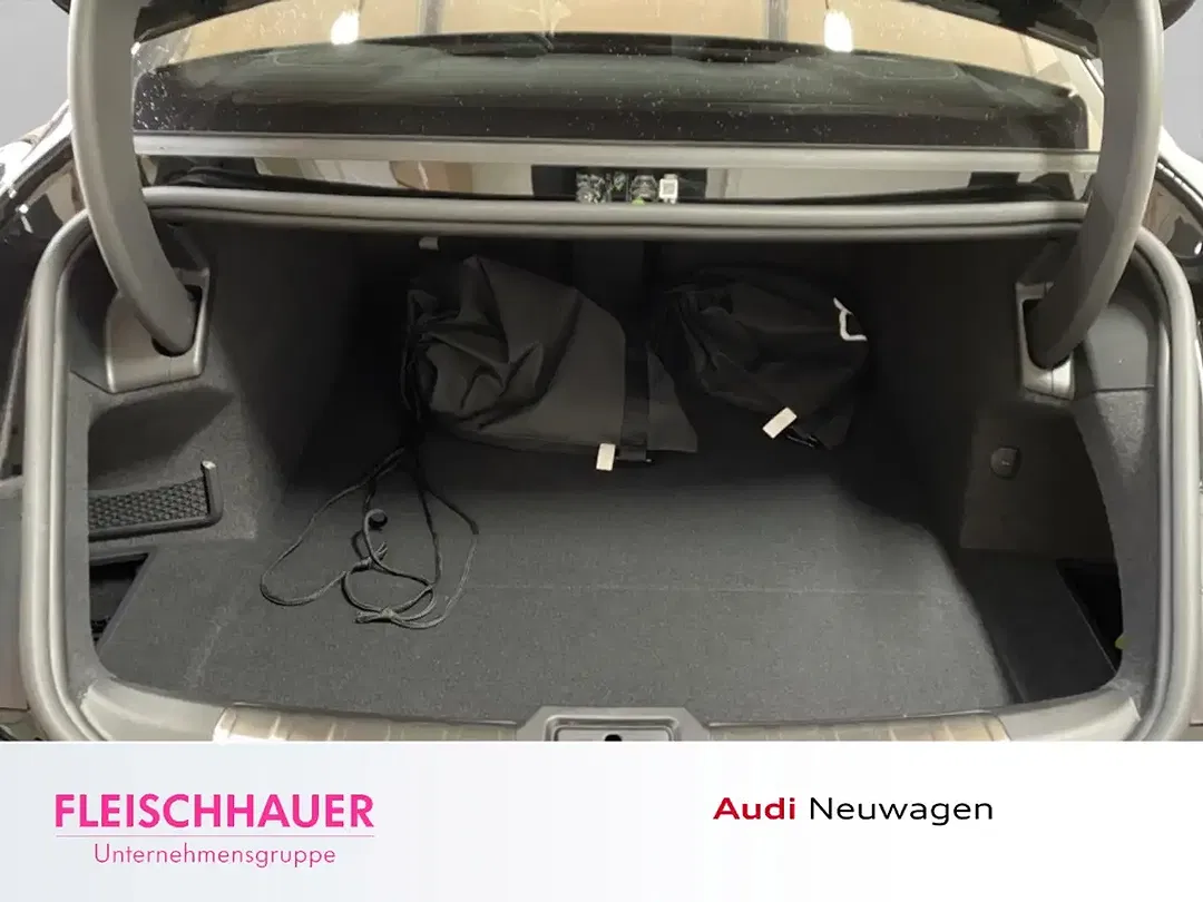 Audi e-tron - Thumbnail 6