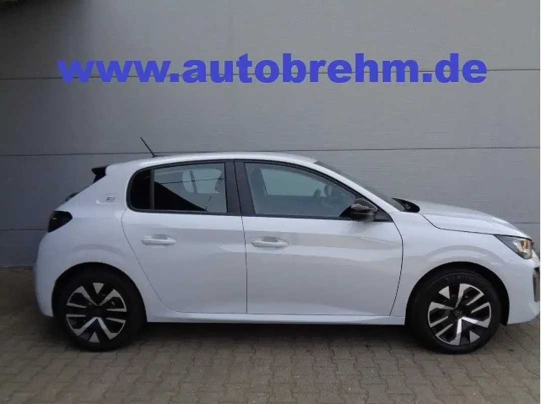 Peugeot e-208 - Thumbnail 1