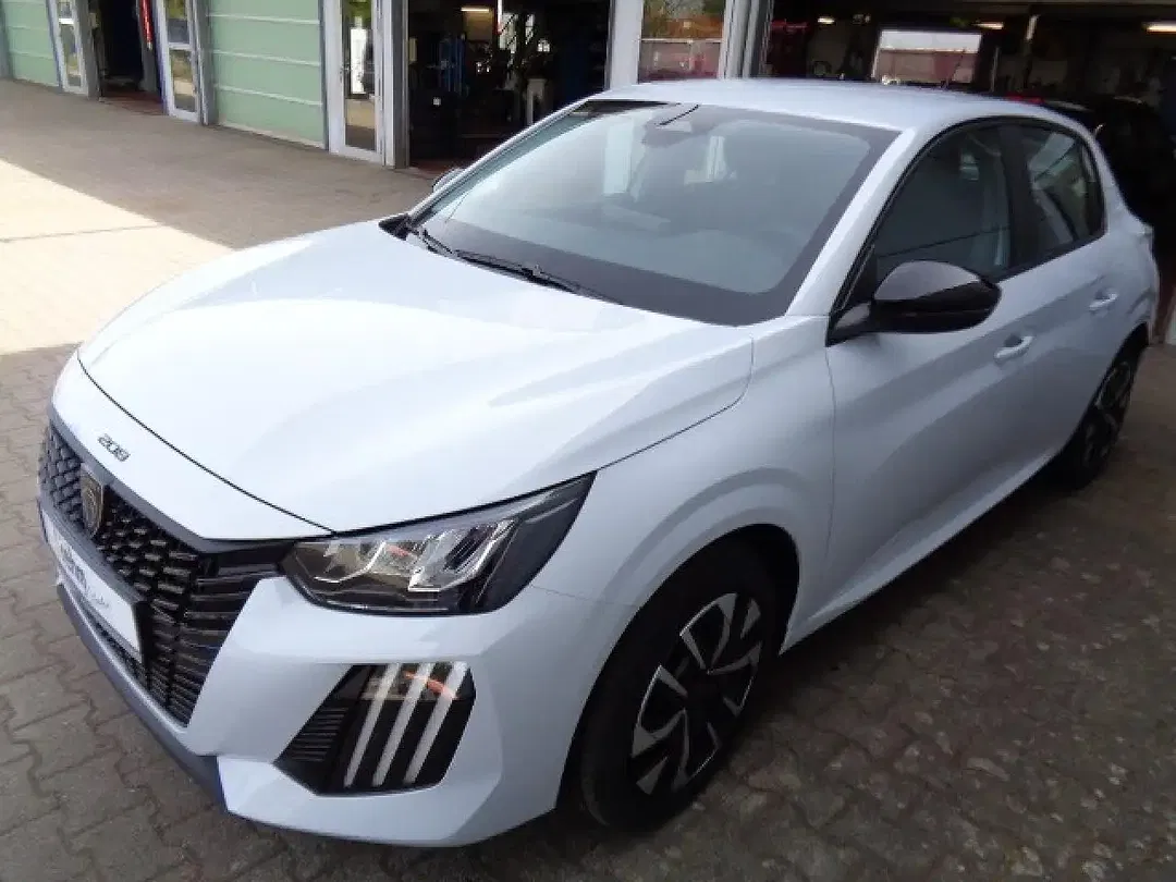 Peugeot e-208 - Thumbnail 3