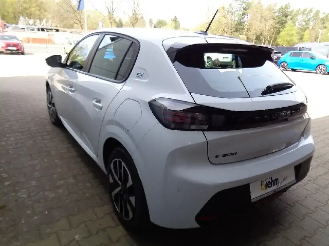 Peugeot e-208 - Thumbnail 4