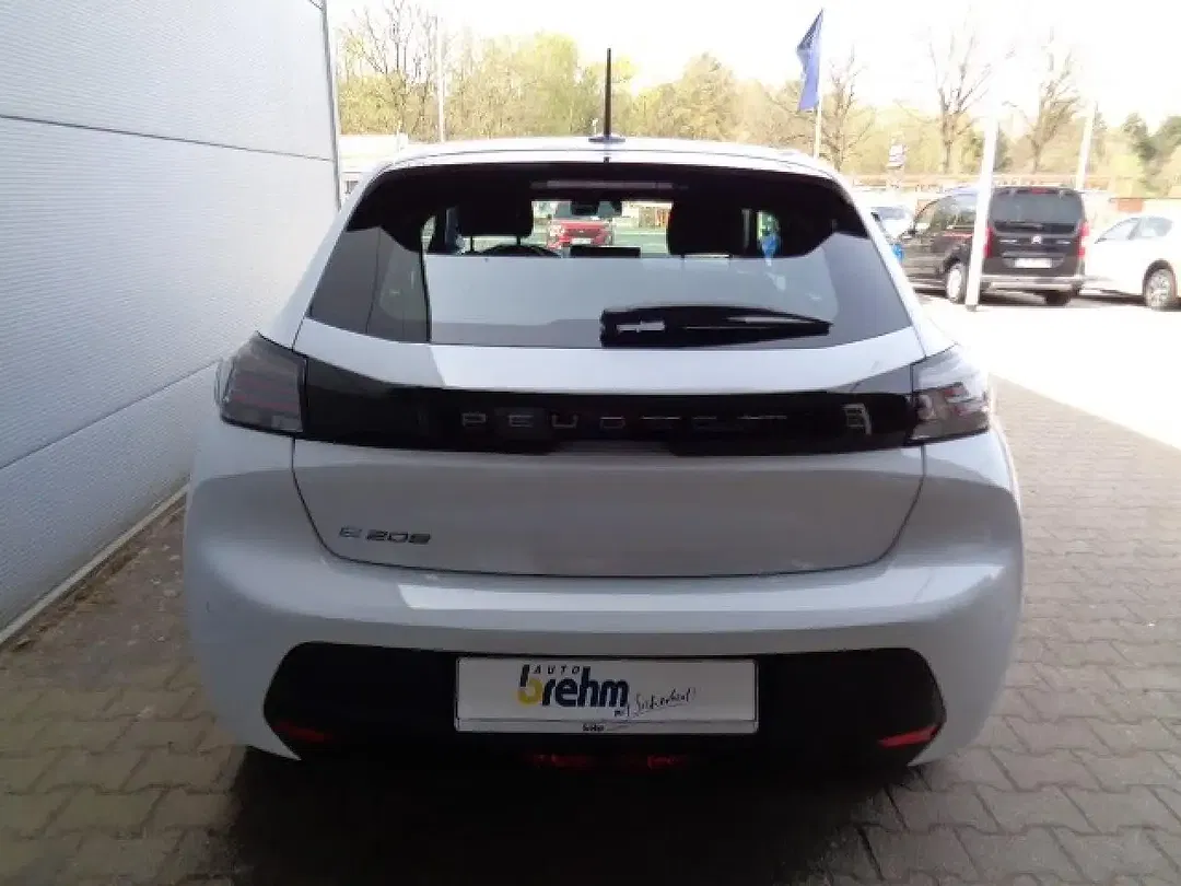 Peugeot e-208 - Thumbnail 5
