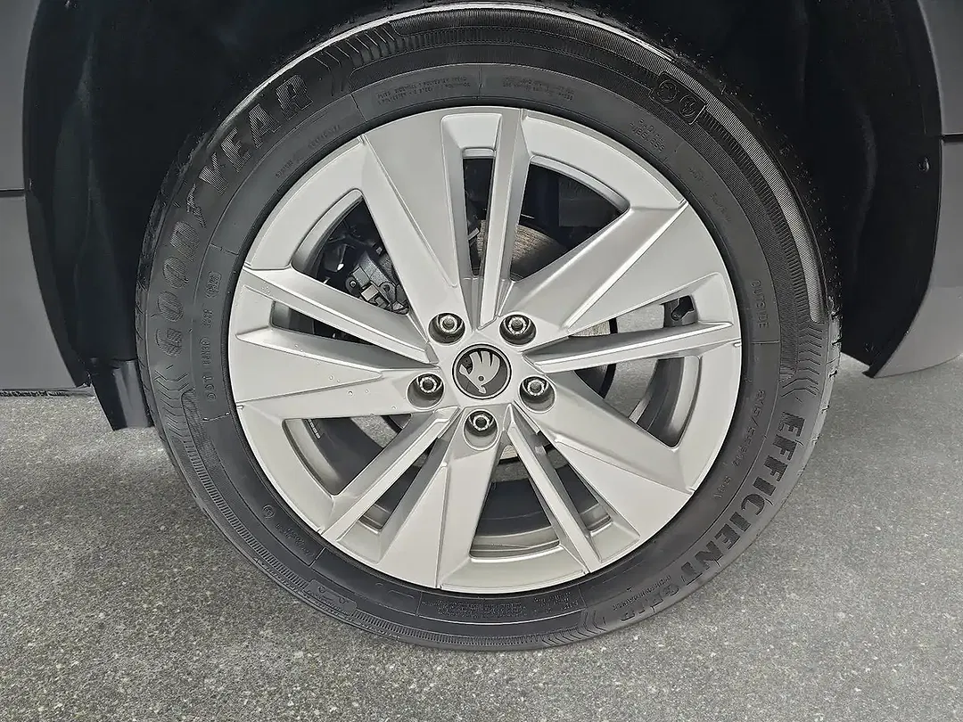 Skoda Karoq - Thumbnail 6
