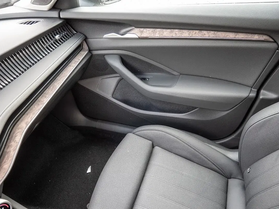 Skoda Superb - Thumbnail 12
