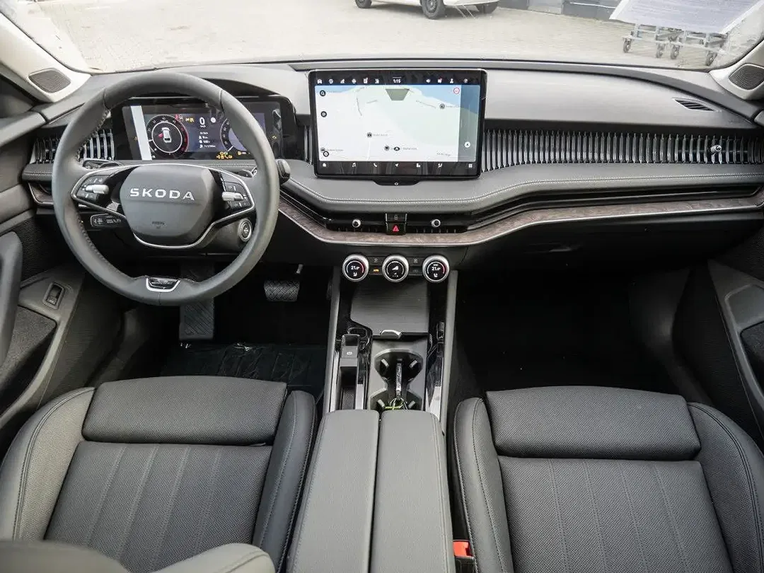 Skoda Superb - Thumbnail 6