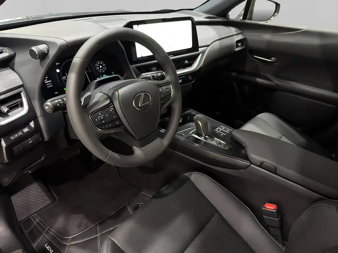 Lexus UX 300e - Thumbnail 8