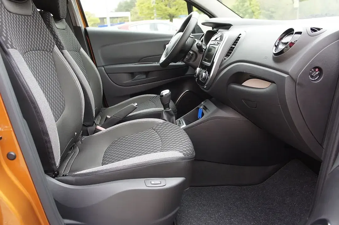 Renault Captur - Thumbnail 7