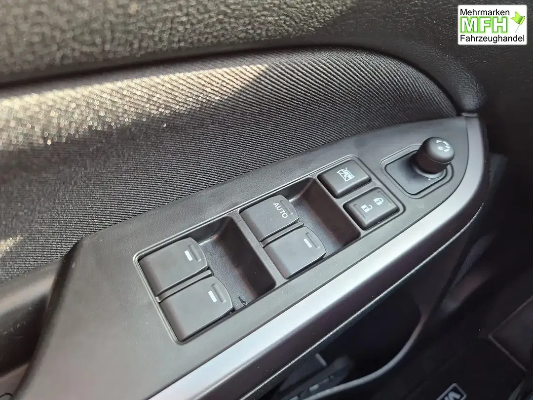Suzuki Vitara - Thumbnail 14