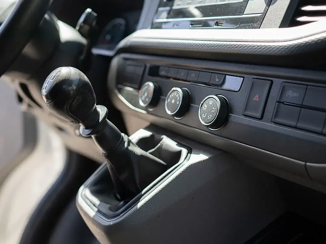 Volkswagen Transporter - Thumbnail 14